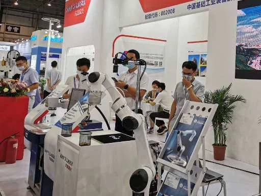 G + Đặt để Triển lãm Tại Triển lãm Máy công cụ CNC và Gia công Kim loại Thượn...